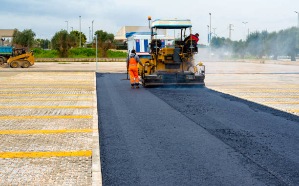 Best Driveway Paving Contractor  in Hooks, TX